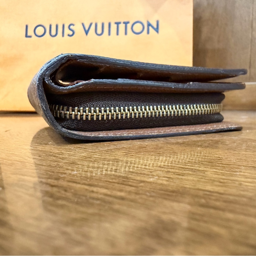 Authentic Louis Vuitton Monogram Porte-Monnaie Elise Compact Wallet - Picture 9 of 10